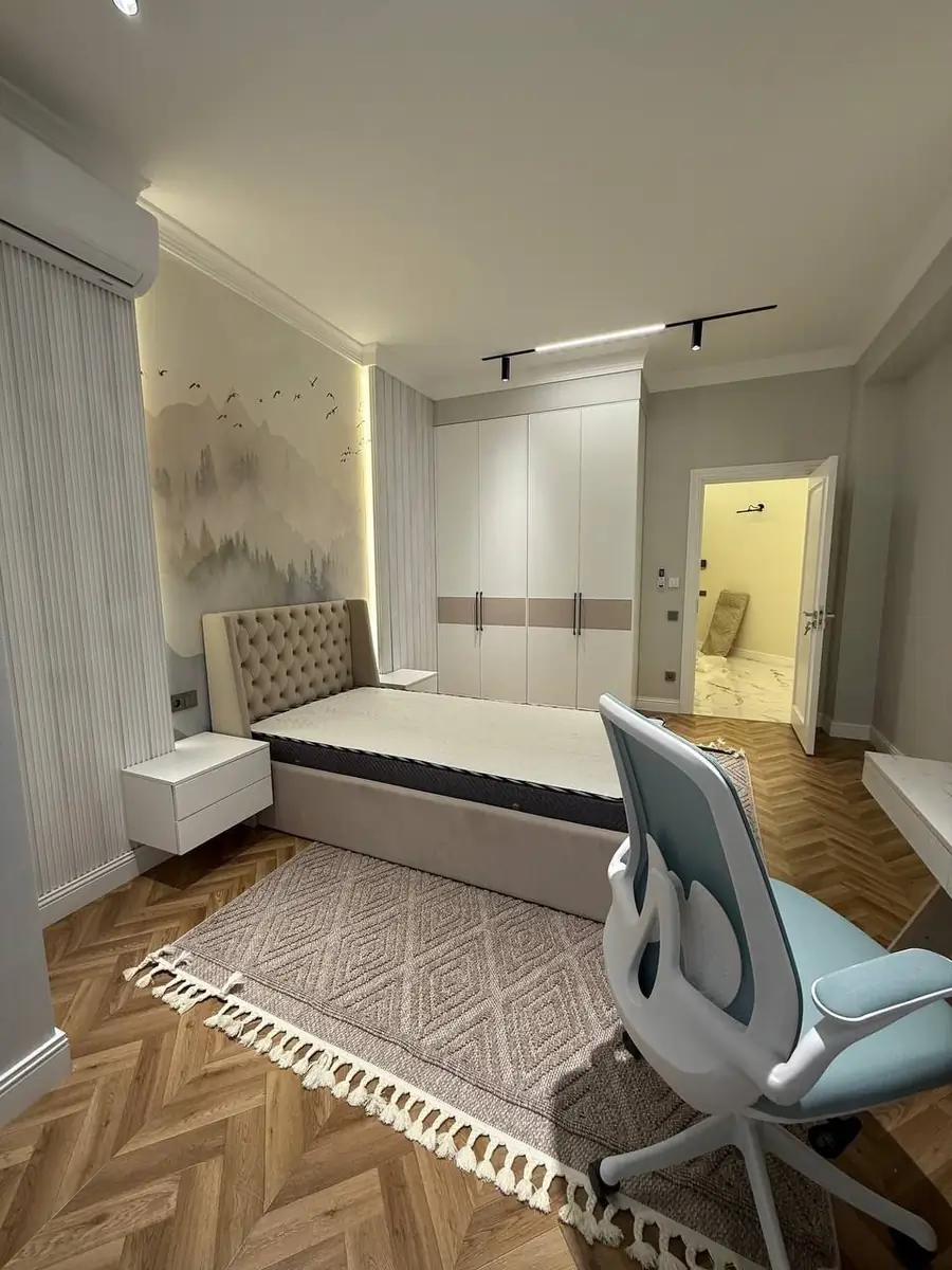 3 xonali kvartira sotiladi − 92 m²