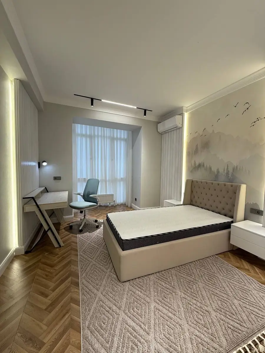 3 xonali kvartira sotiladi − 92 m²