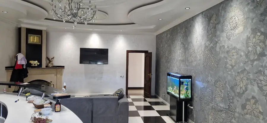 2 qavatli uy sotiladi − 520 m²