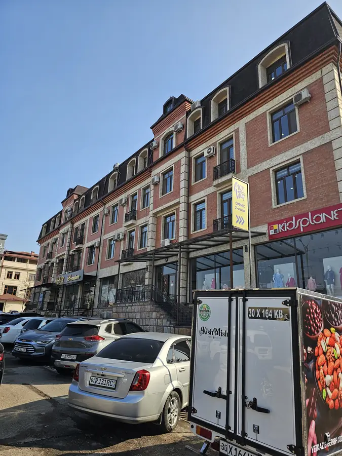 Ofis − 210 m², 4/4 qavat