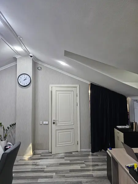 Офис − 210 м², 4/4 этаж