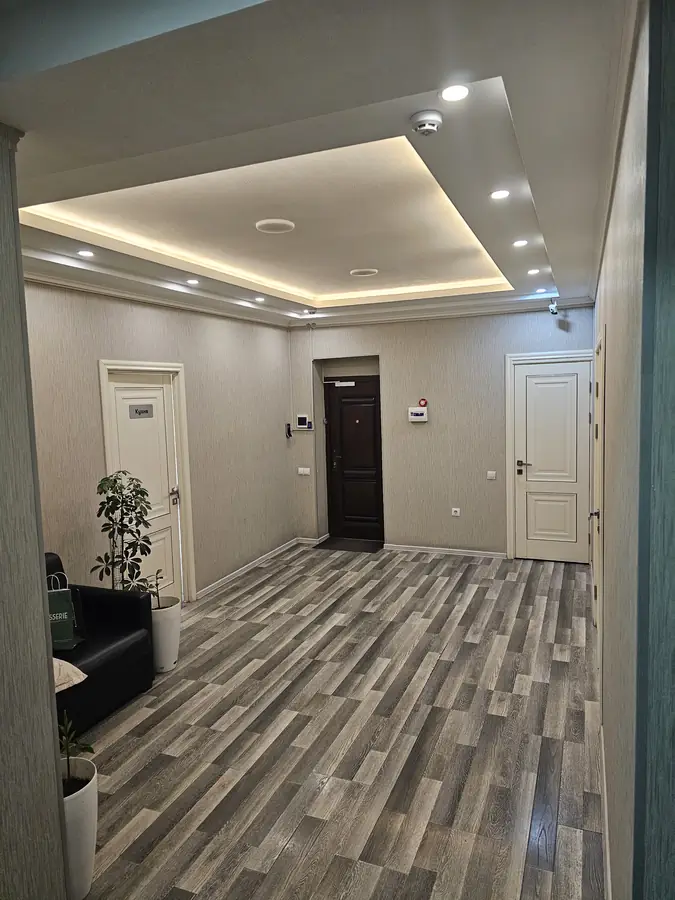 Ofis − 210 m², 4/4 qavat