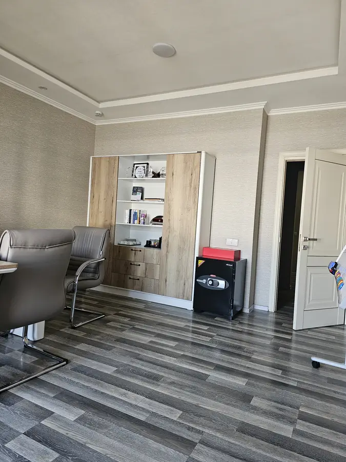 Ofis − 210 m², 4/4 qavat