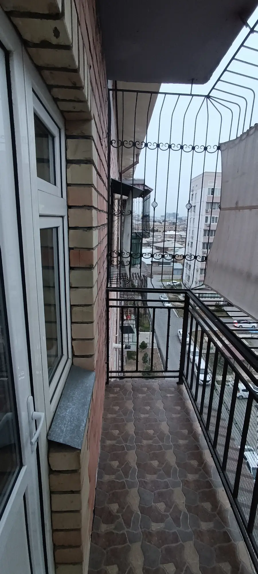 3 xonali kvartira sotiladi − 80 m²