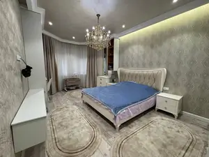 Продается 3-комнатная квартира − 102 м²
