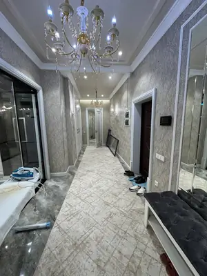 Продается 3-комнатная квартира − 102 м²