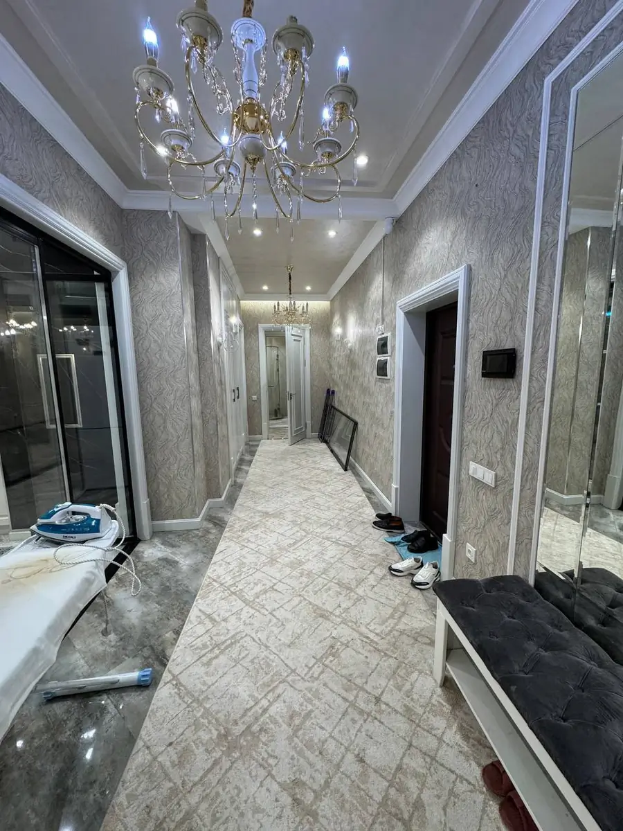 Продается 3-комнатная квартира − 102 м²