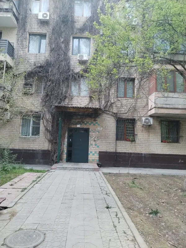 4-комнатная квартира − 100 м², 4/4 этаж