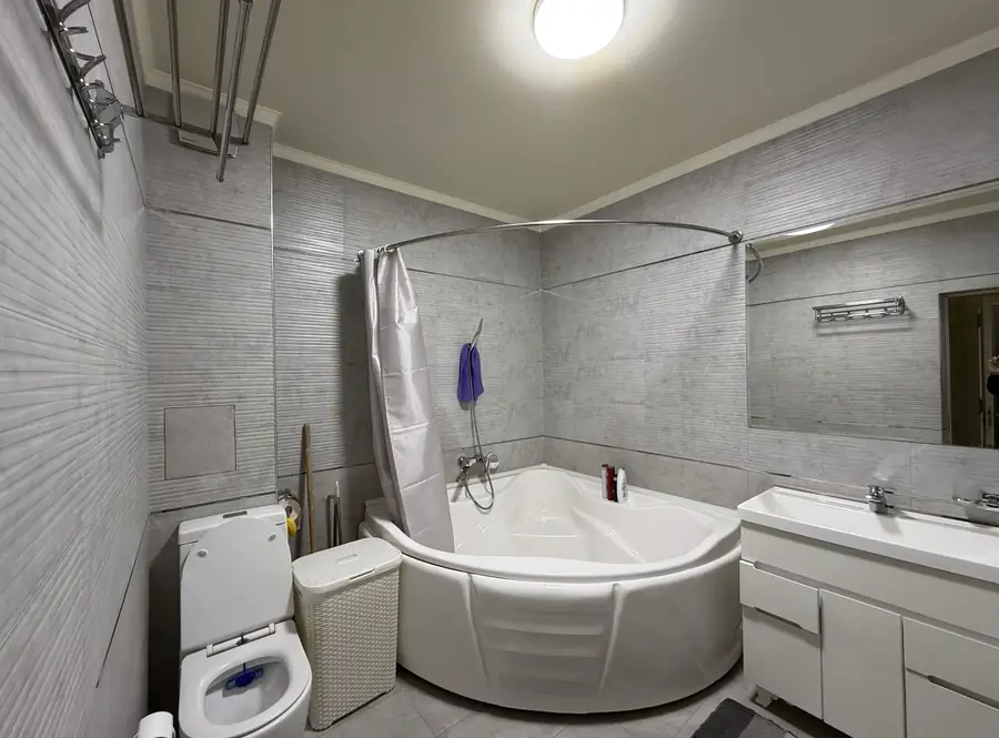 3 xonali kvartira sotiladi − 95 m²