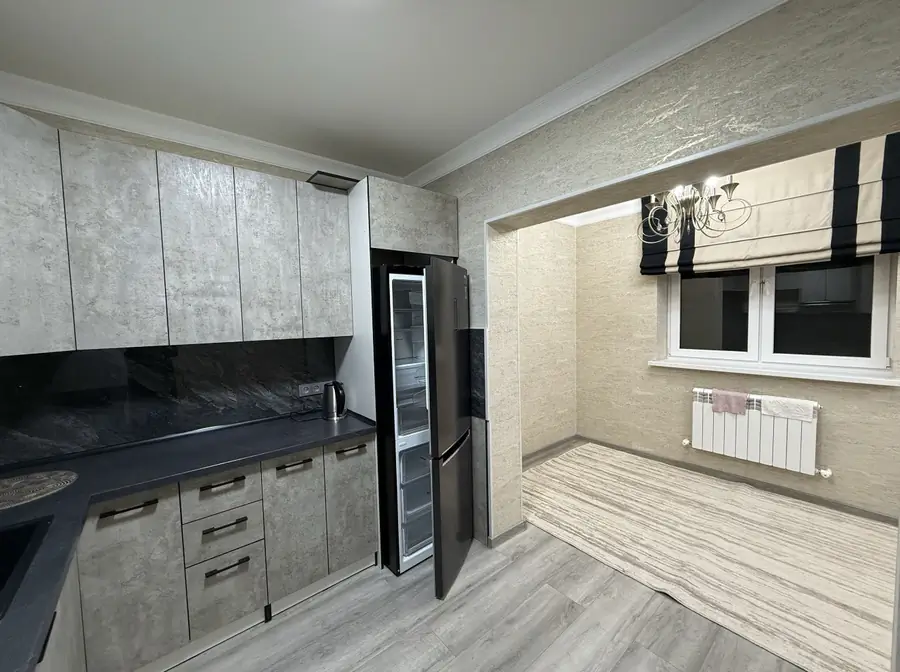 3 xonali kvartira sotiladi − 95 m²