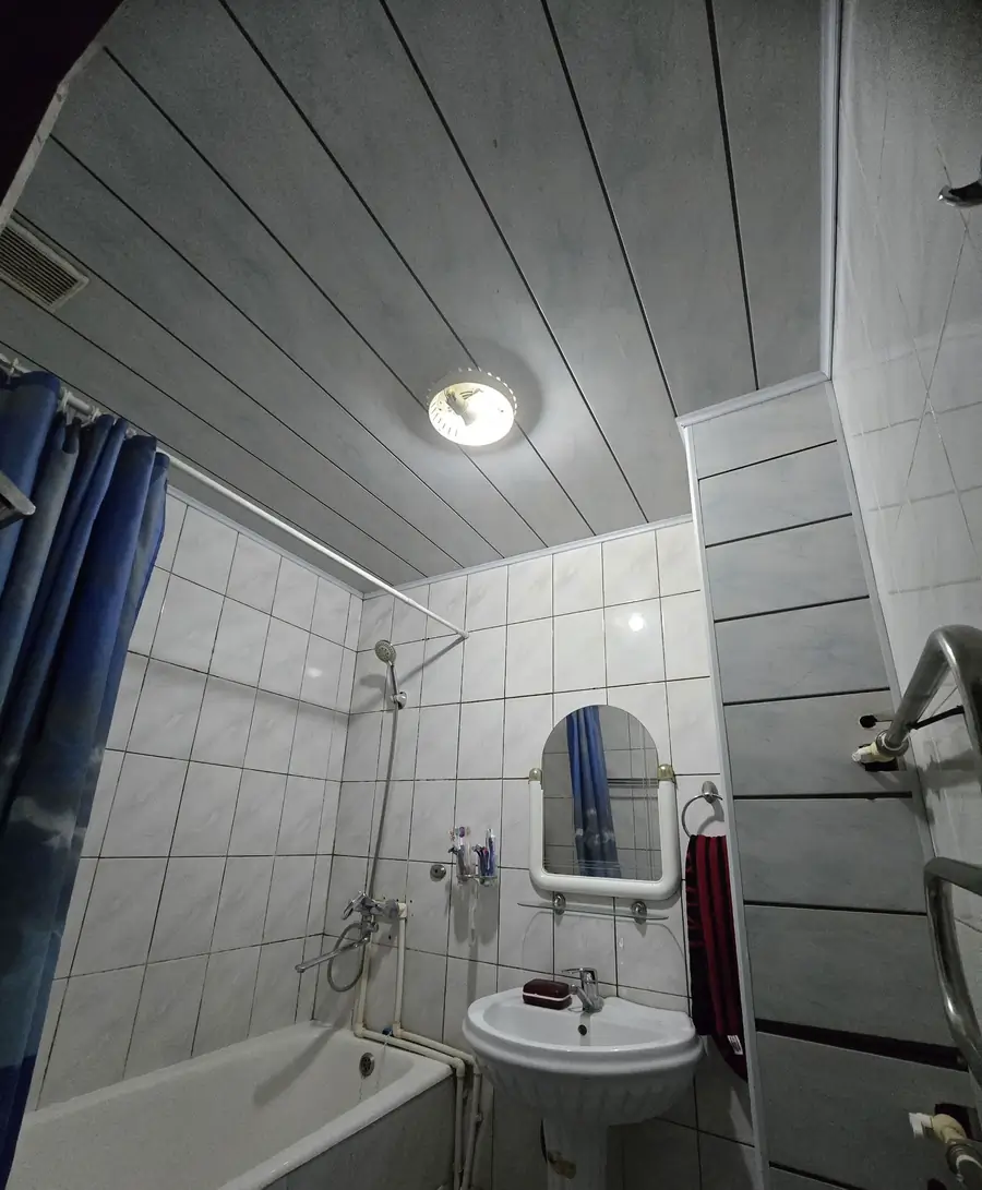 Продается 4-комнатная квартира − 105 м²