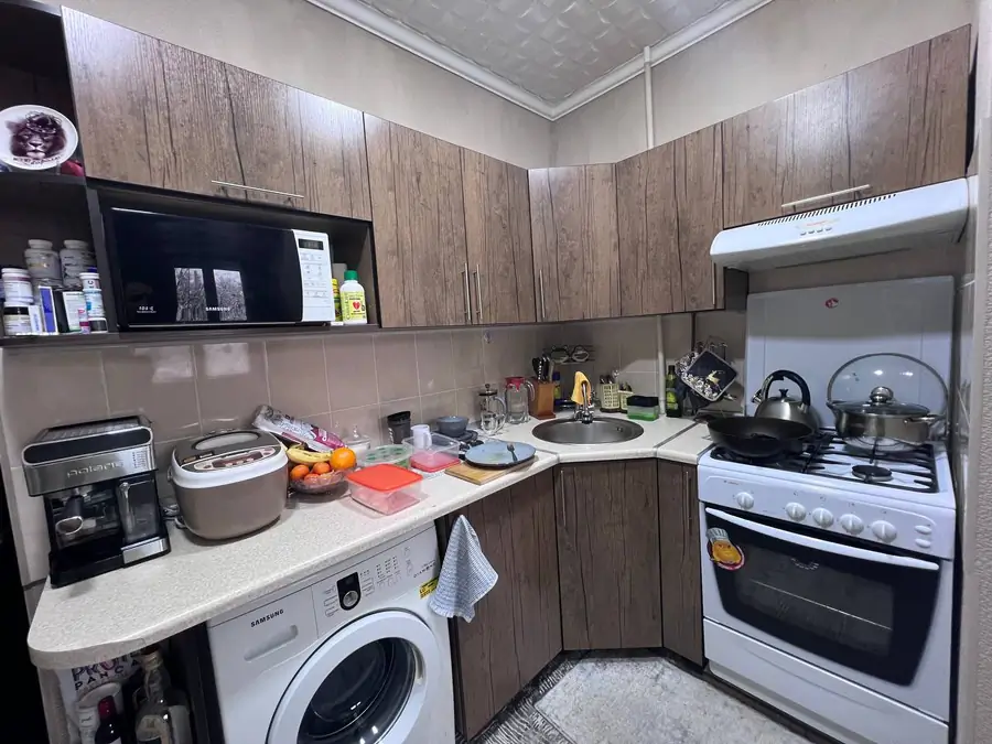 Продается 1-комнатная квартира − 43 м²