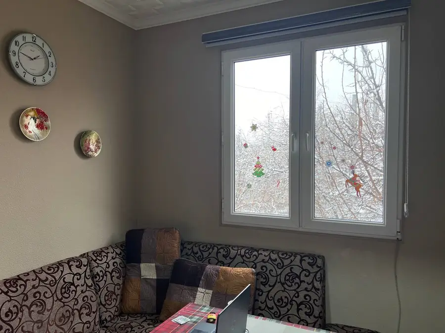 Продается 1-комнатная квартира − 43 м²