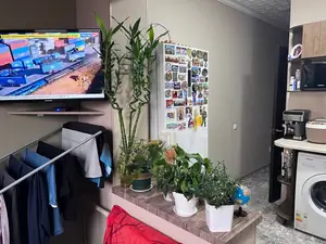 Продается 1-комнатная квартира − 43 м²