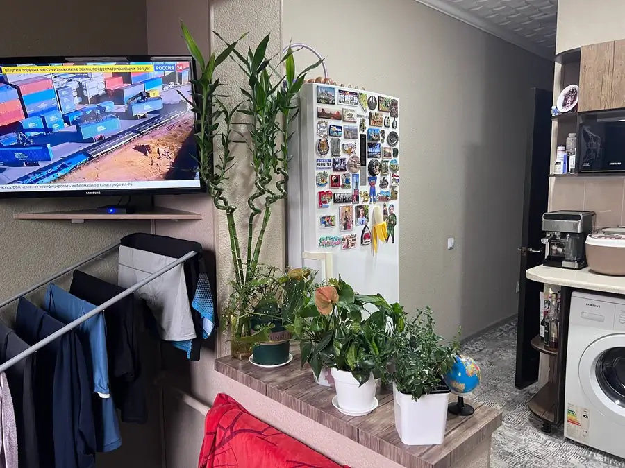 Продается 1-комнатная квартира − 43 м²
