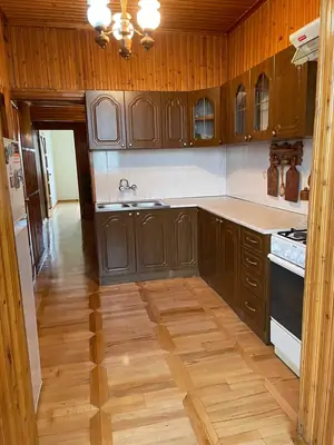 Продается 4-комнатная квартира − 97 м²