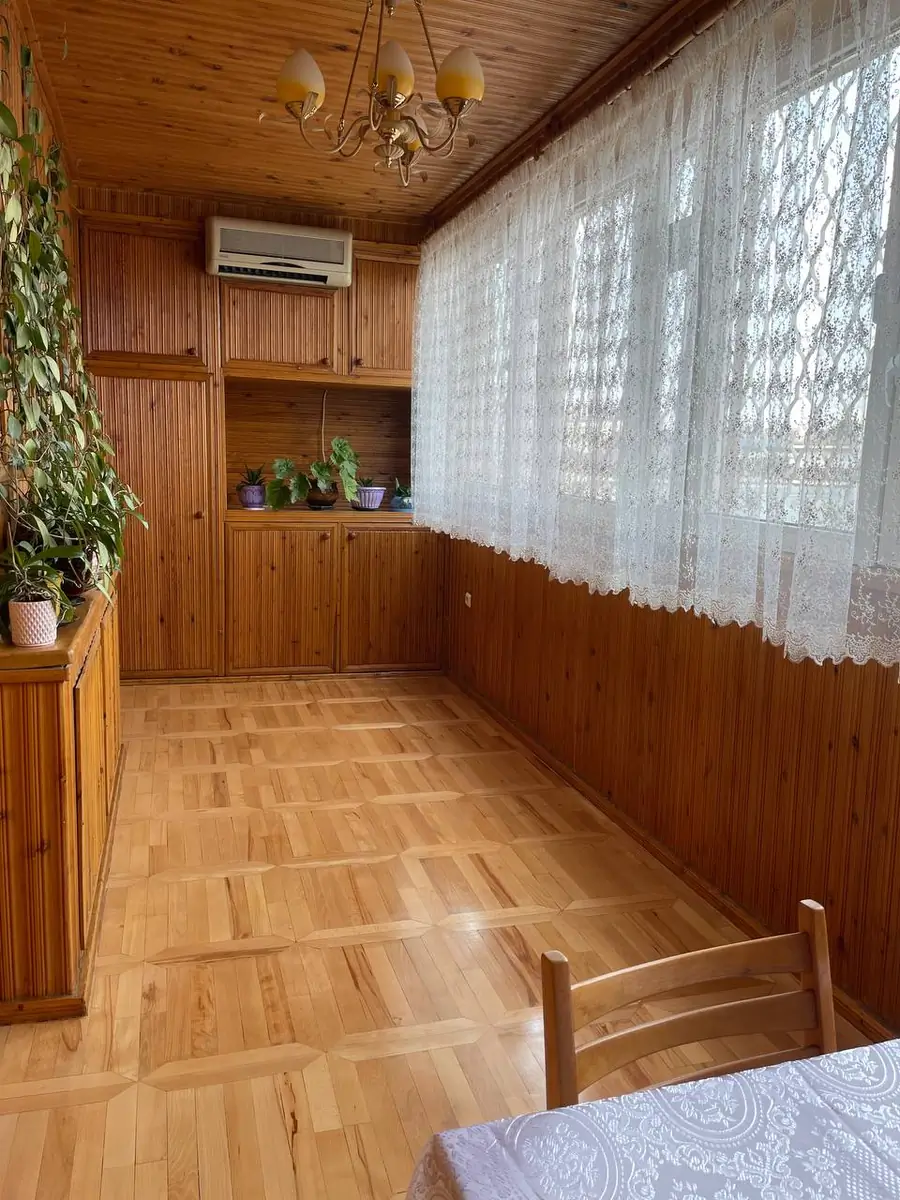 Продается 4-комнатная квартира − 97 м²