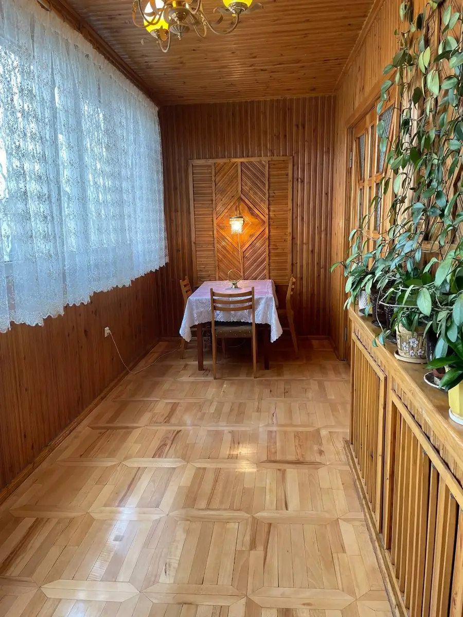 Продается 4-комнатная квартира − 97 м²