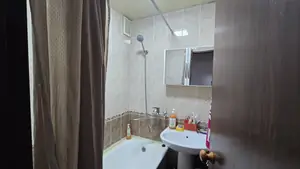 Продается Более 5-комнатная квартира − 100 м²