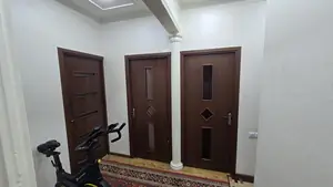 Продается Более 5-комнатная квартира − 100 м²
