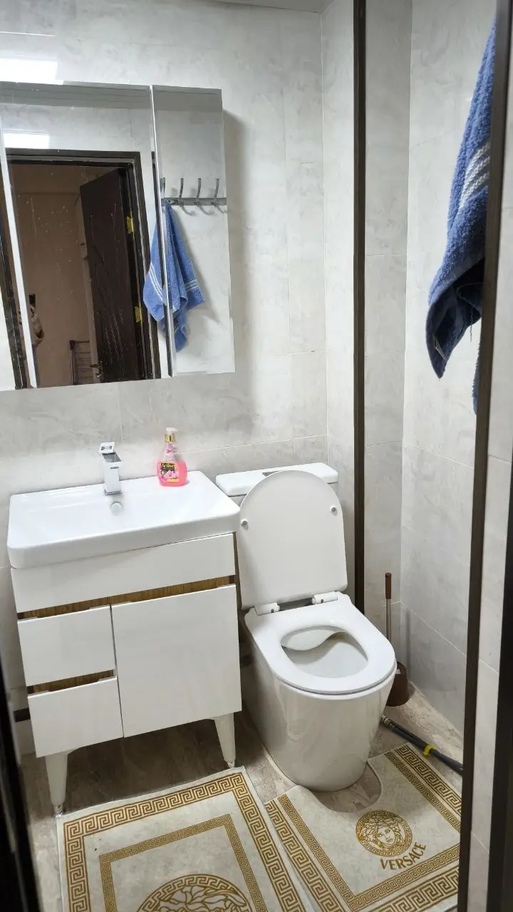 Посуточно 1-комнатная квартира − 43 м²