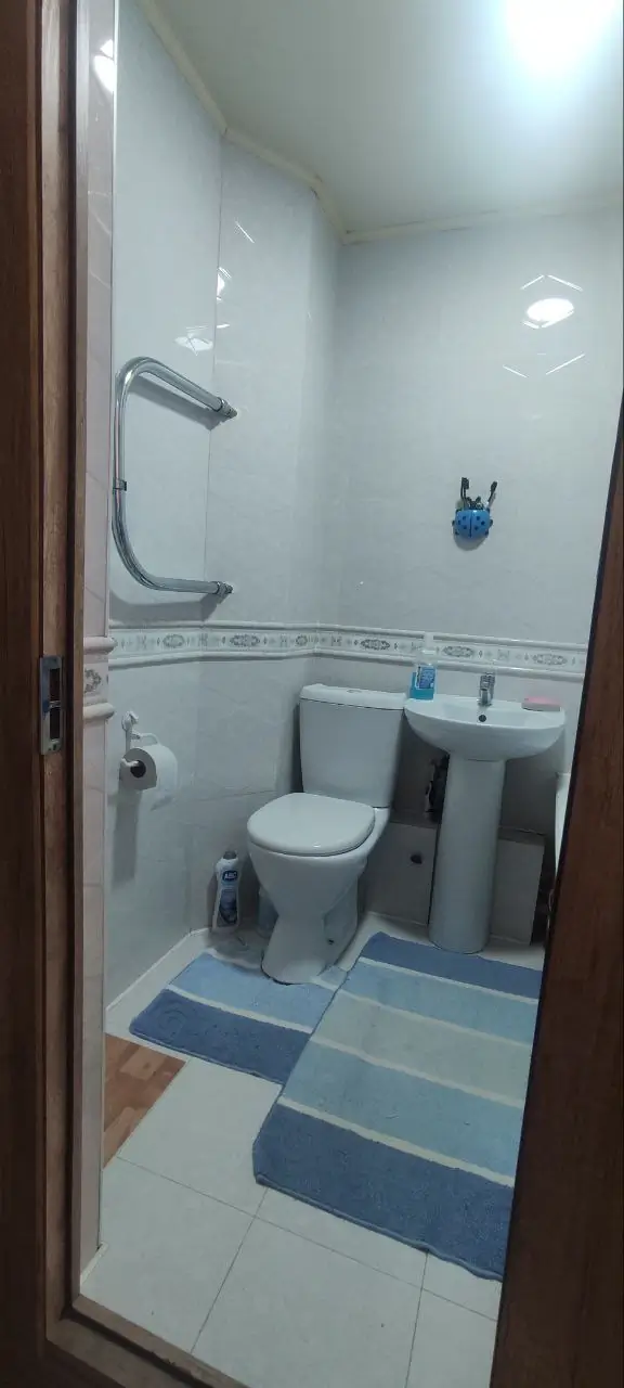 Продается 1-комнатная квартира − 42 м²