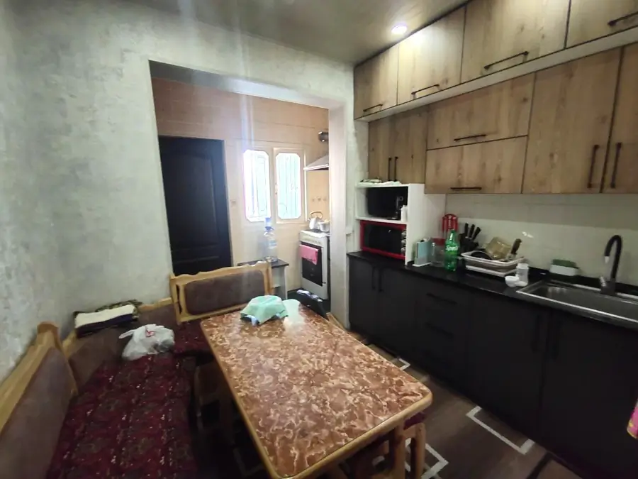 4 xonali kvartira sotiladi − 78 m²