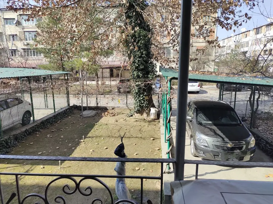4 xonali kvartira sotiladi − 78 m²