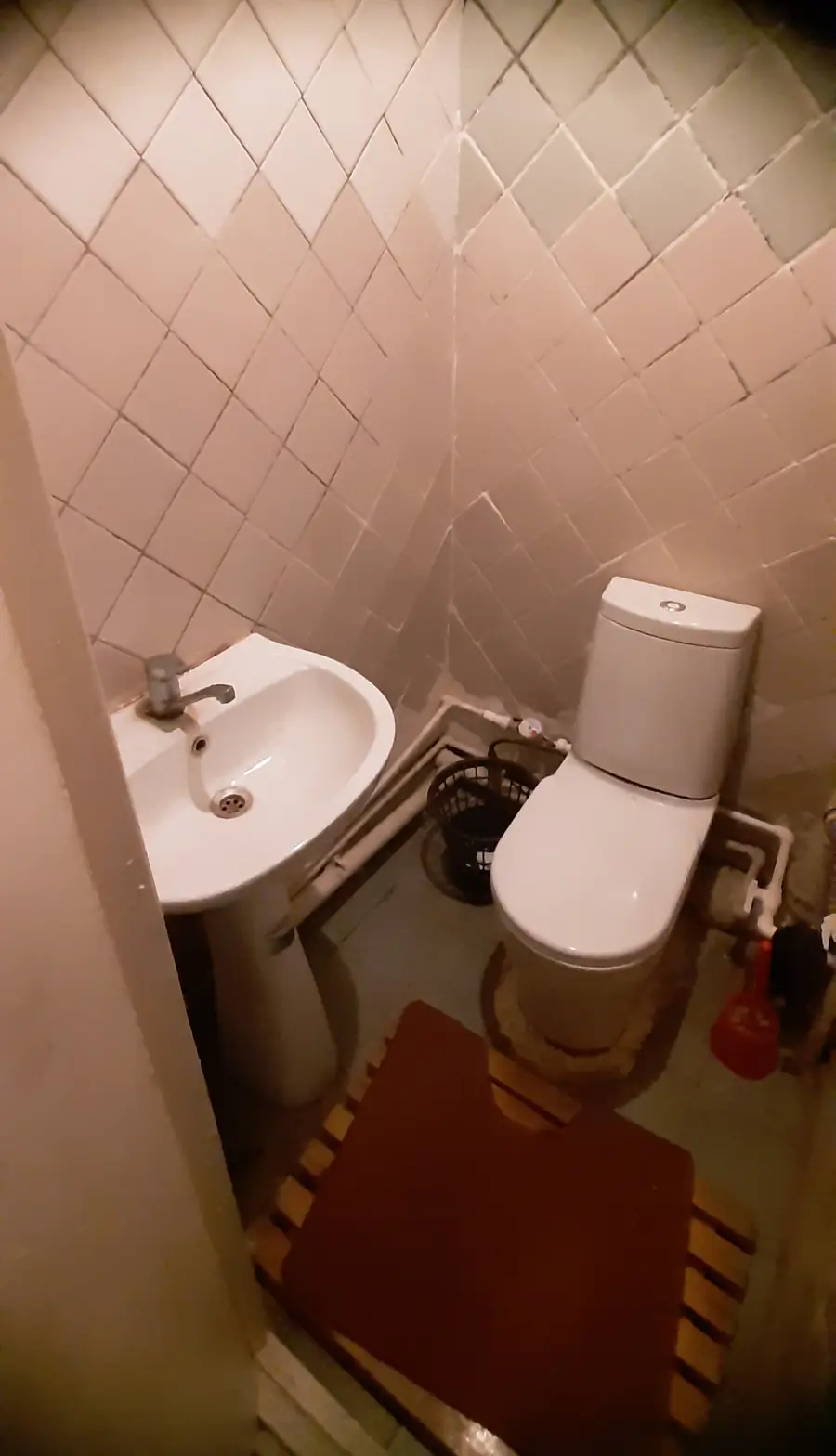 Продается 3-комнатная квартира − 70 м²