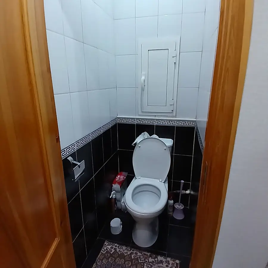 Продается 3-комнатная квартира − 64 м²