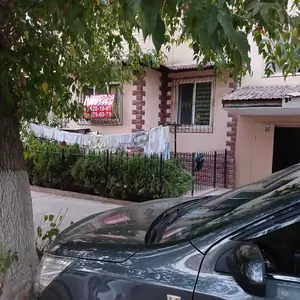 Продается 3-комнатная квартира − 64 м²