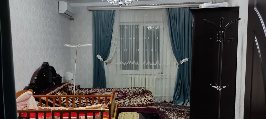 4 xonali kvartira sotiladi − 98 m²