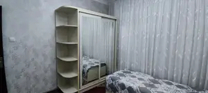 4 xonali kvartira sotiladi − 98 m²