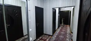 4 xonali kvartira sotiladi − 98 m²