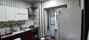 4 xonali kvartira sotiladi − 98 m²
