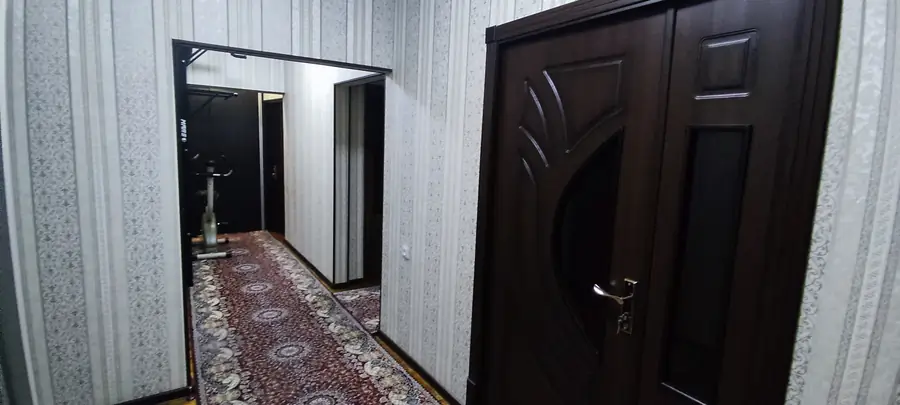 4 xonali kvartira sotiladi − 98 m²