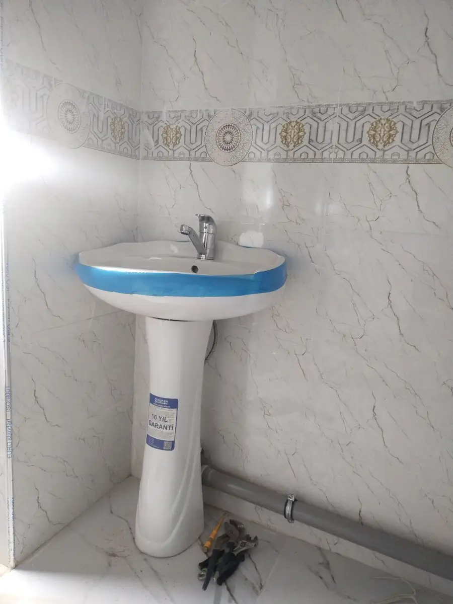 Продается 1-комнатная квартира − 57 м²
