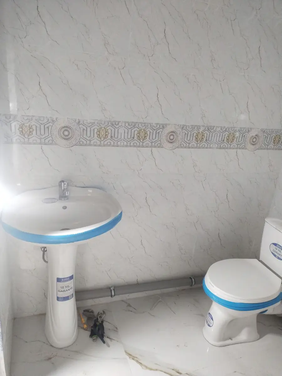 Продается 1-комнатная квартира − 57 м²