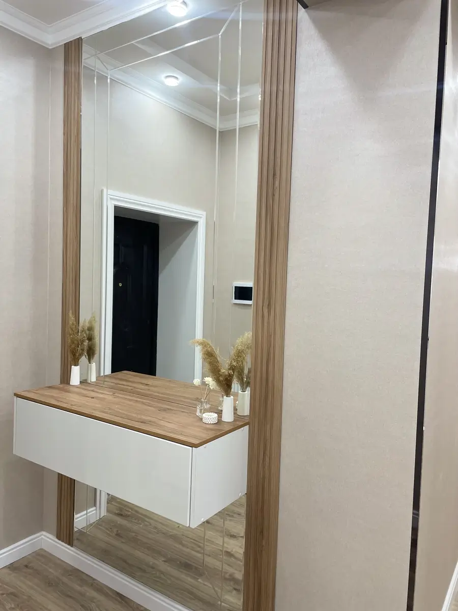 3 xonali kvartira sotiladi − 87 m²