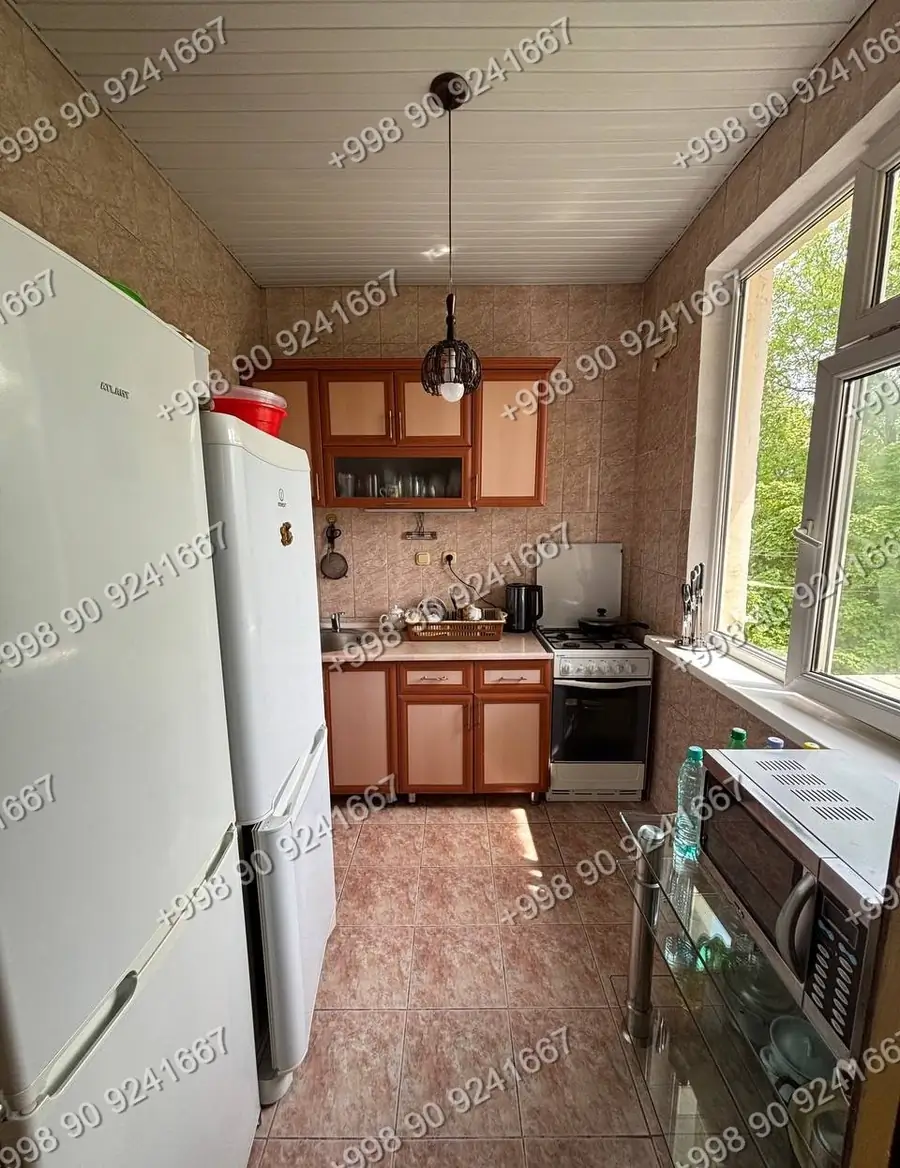 Продается 3-комнатная квартира − 60 м²
