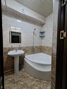 Продается 4-комнатная квартира − 106 м²