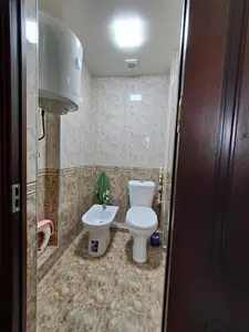 Продается 4-комнатная квартира − 106 м²