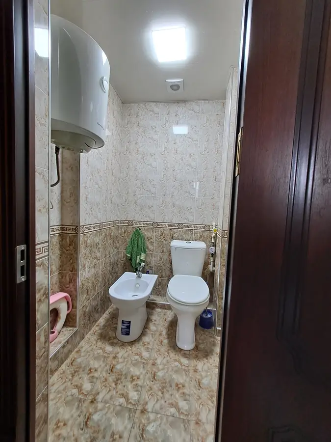 Продается 4-комнатная квартира − 106 м²