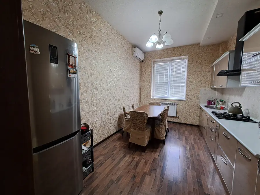 Продается 4-комнатная квартира − 106 м²