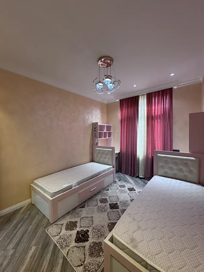 3 xonali kvartira sotiladi − 80 m²