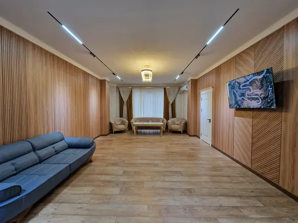 3-комнатная квартира − 122 м², 7/7 этаж