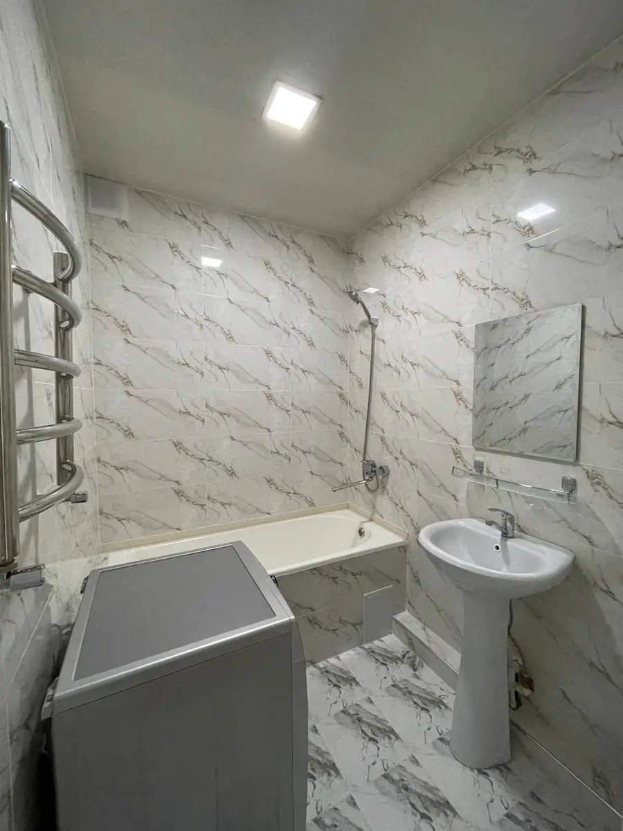 Продается 3-комнатная квартира − 72 м²