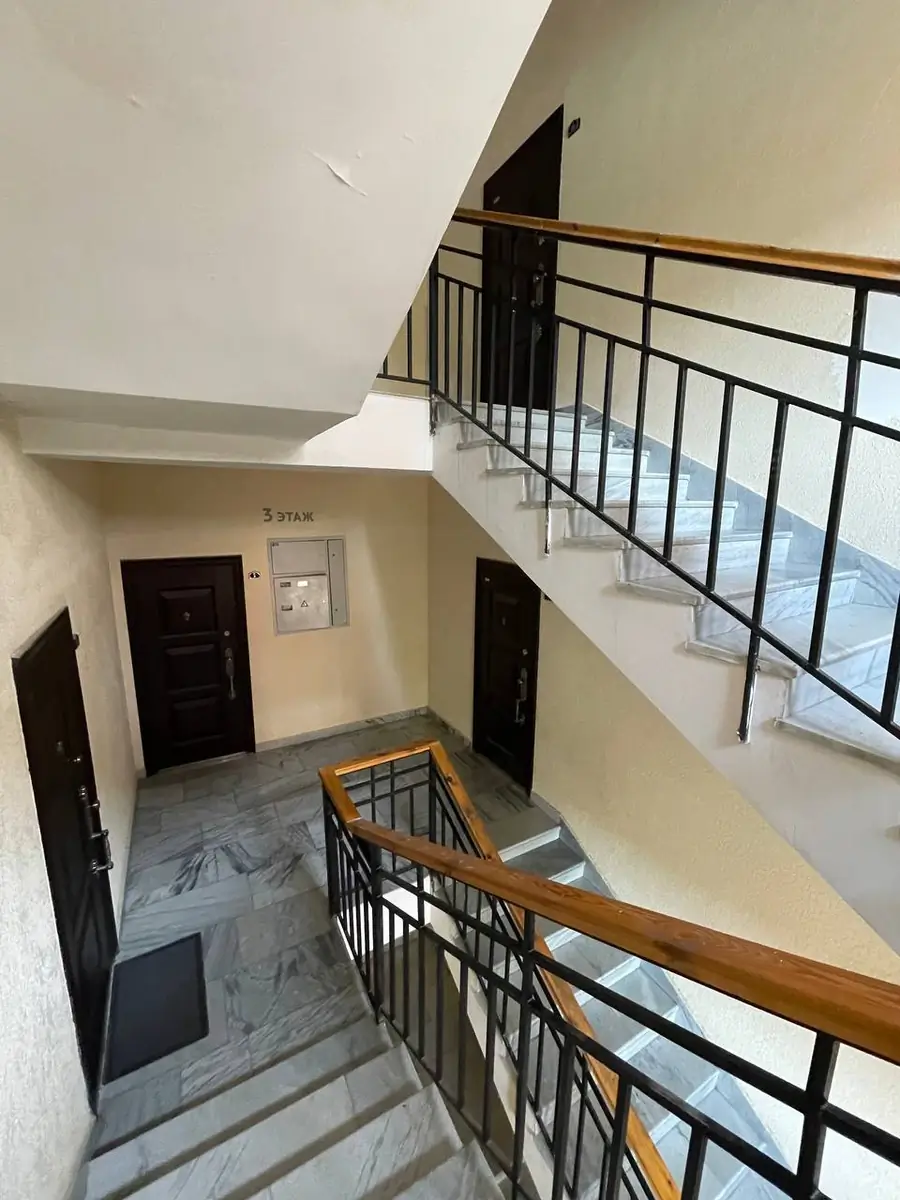 Продается 3-комнатная квартира − 72 м²