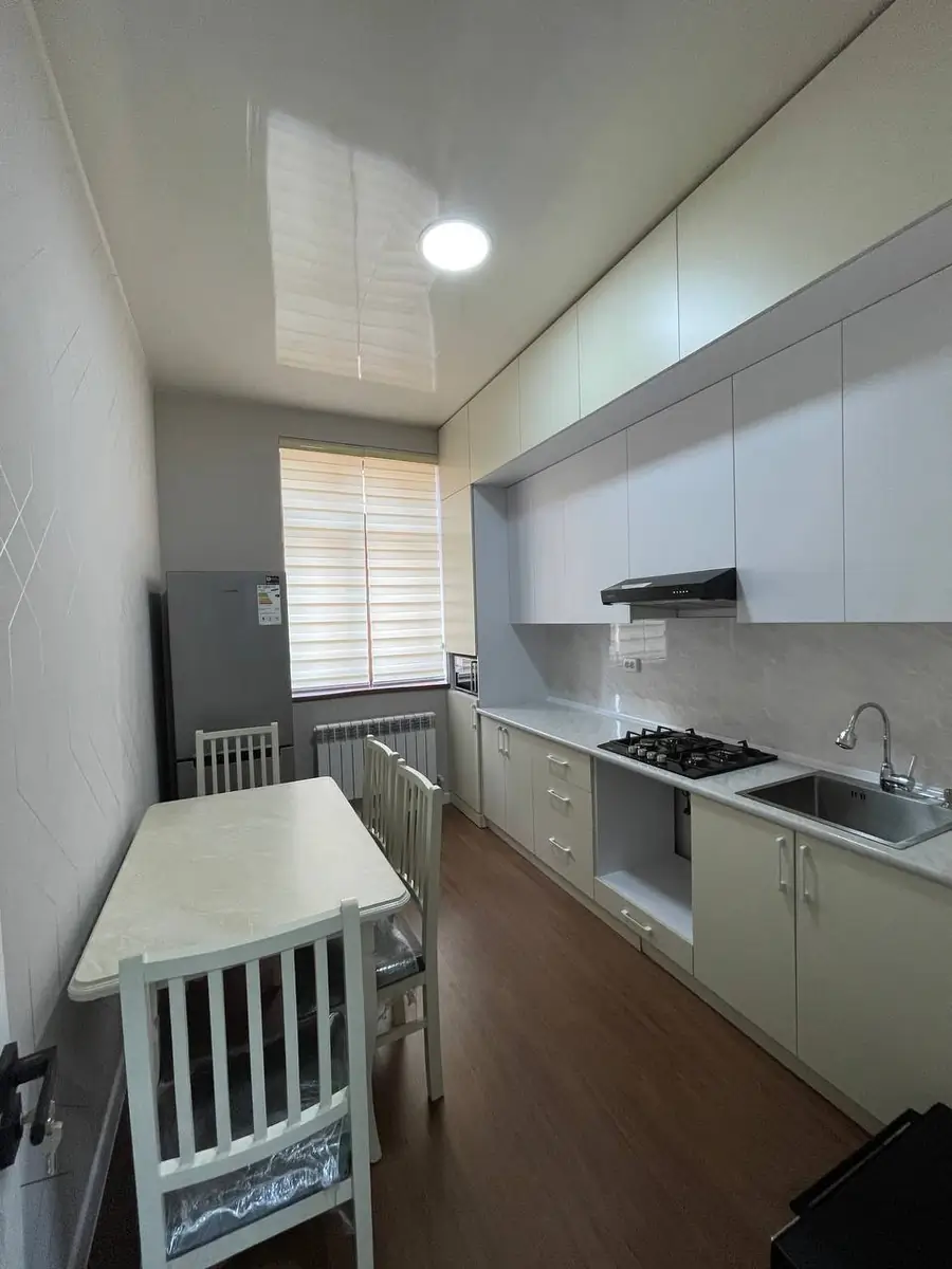 Продается 3-комнатная квартира − 72 м²