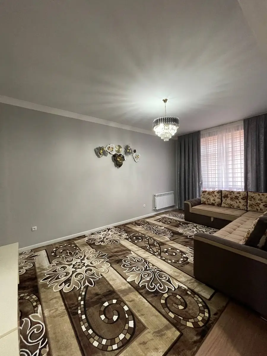 Продается 3-комнатная квартира − 72 м²